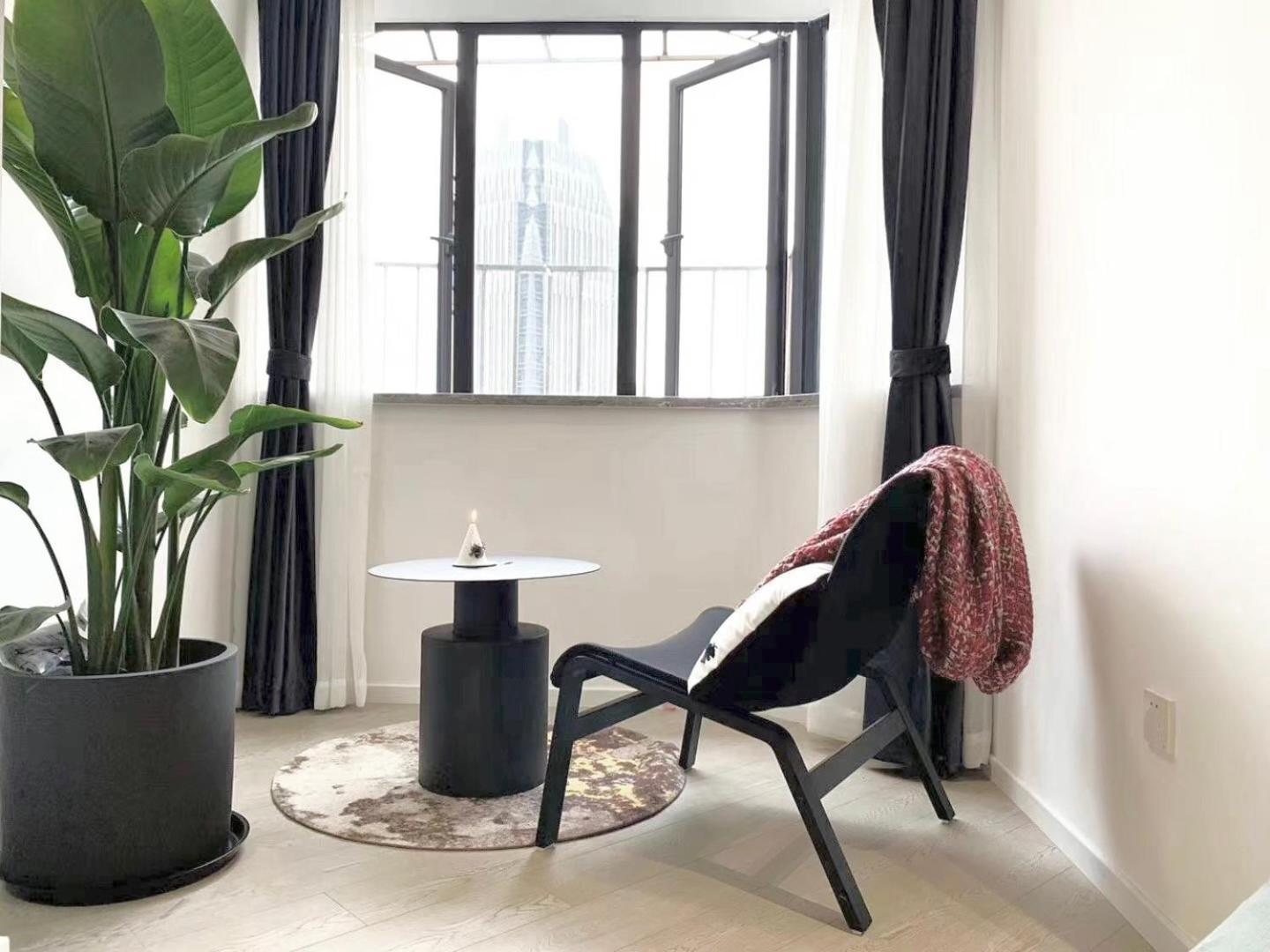 Eastern Hub - Jing'an Temple Branch Stylish 3bedrooms In Bustling Location Surrounded By Trendy Bistro And Bar Street, Only 100m From Subway Shanghai