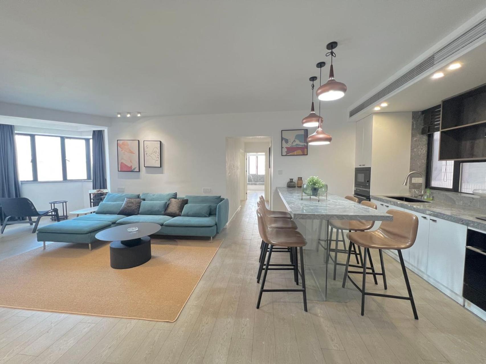 Eastern Hub - Jing'an Temple Branch Stylish 3bedrooms In Bustling Location Surrounded By Trendy Bistro And Bar Street, Only 100m From Subway Apartment